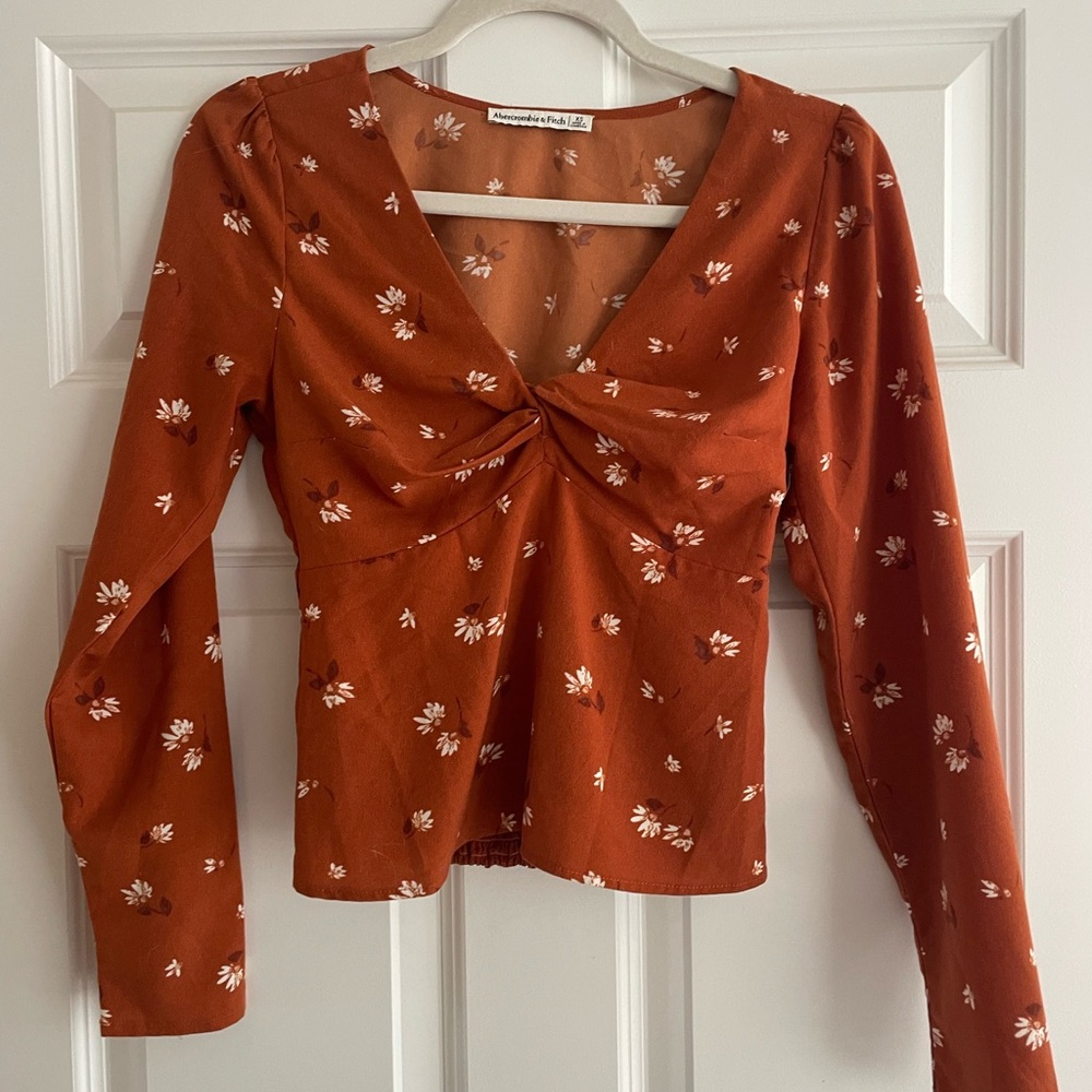 ABERCROMBIE Floral Rust Top